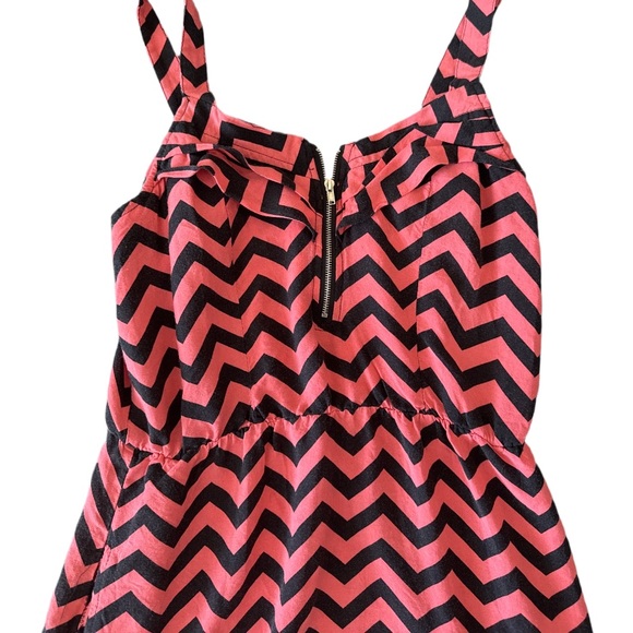 Chevron Patterned Dress with Zipper - Picture 2 of 3